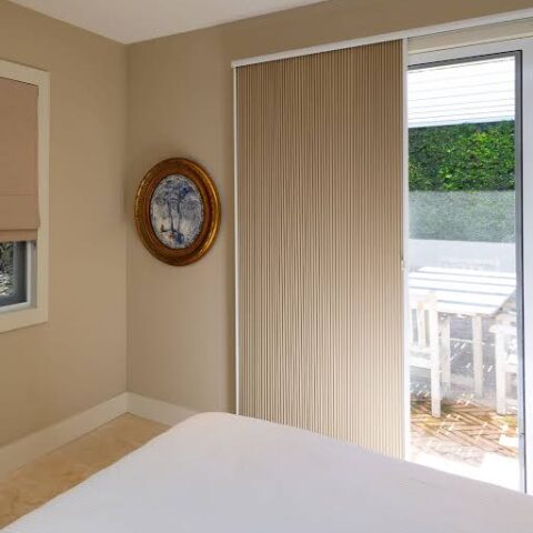 Honey Comb With Pleated Mosquito